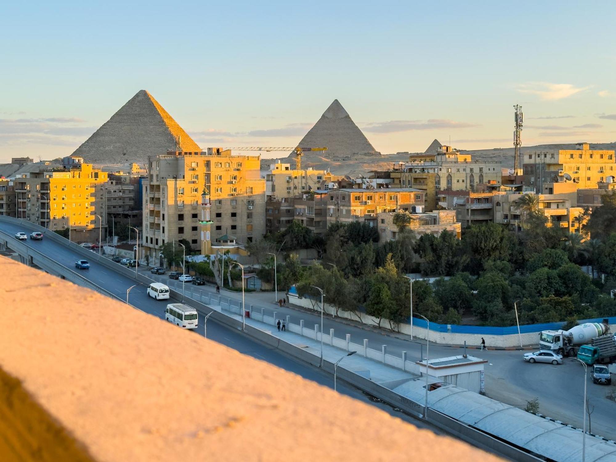 Royal Crown Hotel Giza Pyramids View Kafret el-Gabal Eksteriør bilde