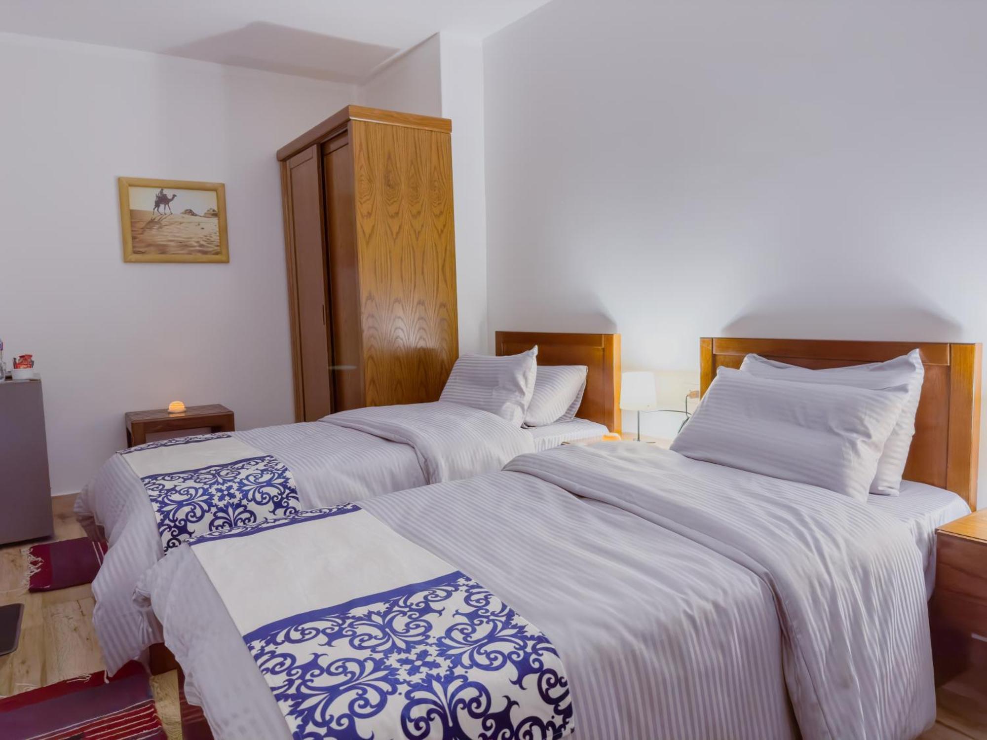 Royal Crown Hotel Giza Pyramids View Kafret el-Gabal Rom bilde
